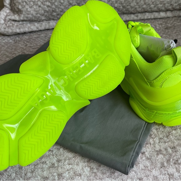 Balenciaga Triple S size 36, Authentic - Picture 4 of 4